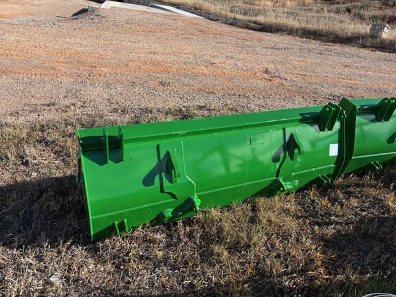 2024 John Deere Global bucket w/ Grapple Bracket (2nd thumbnail)