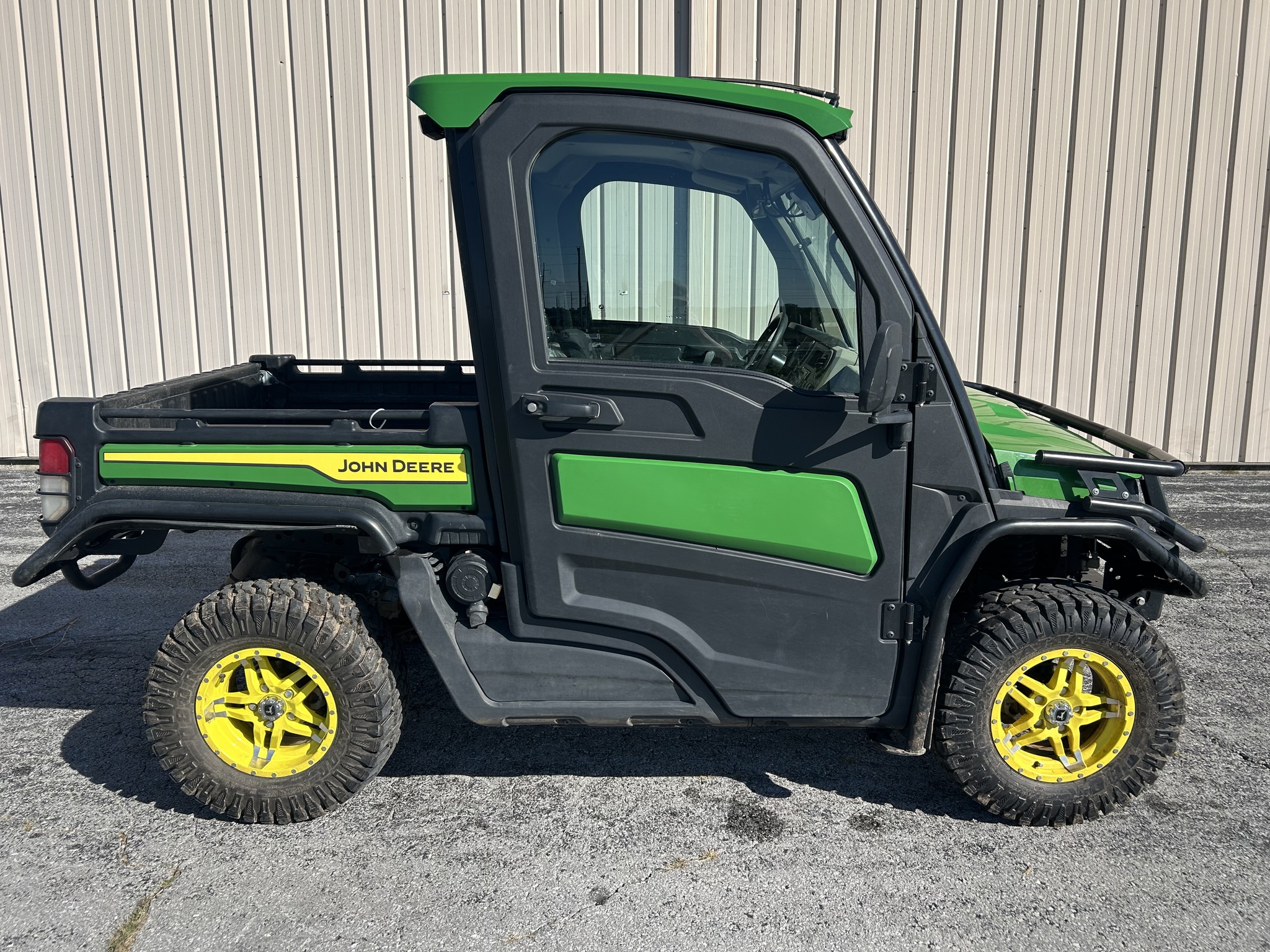  2024 John Deere XUV 835R at Heritage Tractor in Rogersville, MO
