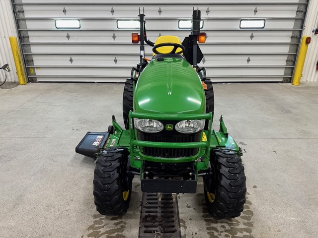 2011 John Deere 2320 Image 9