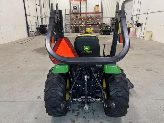 2011 John Deere 2320 Image 5