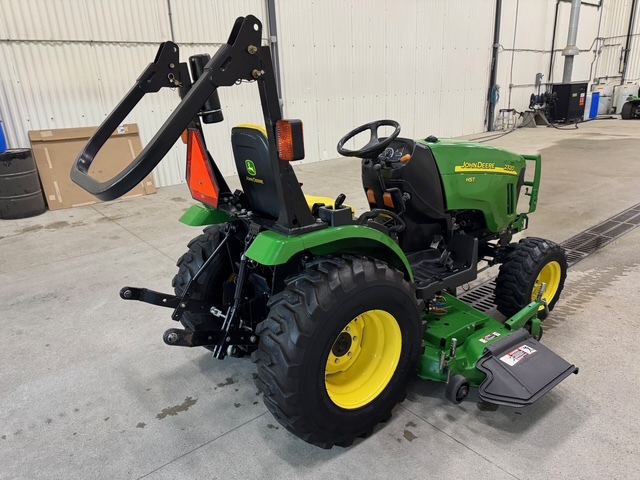 2011 John Deere 2320 Image 6