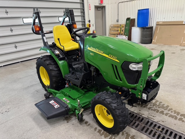 2011 John Deere 2320 Image 8