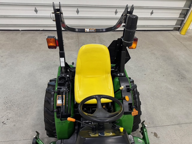 2011 John Deere 2320 Image 10