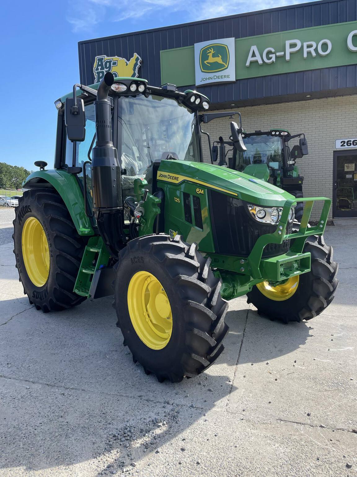2025 John Deere 6M 125 Image 2