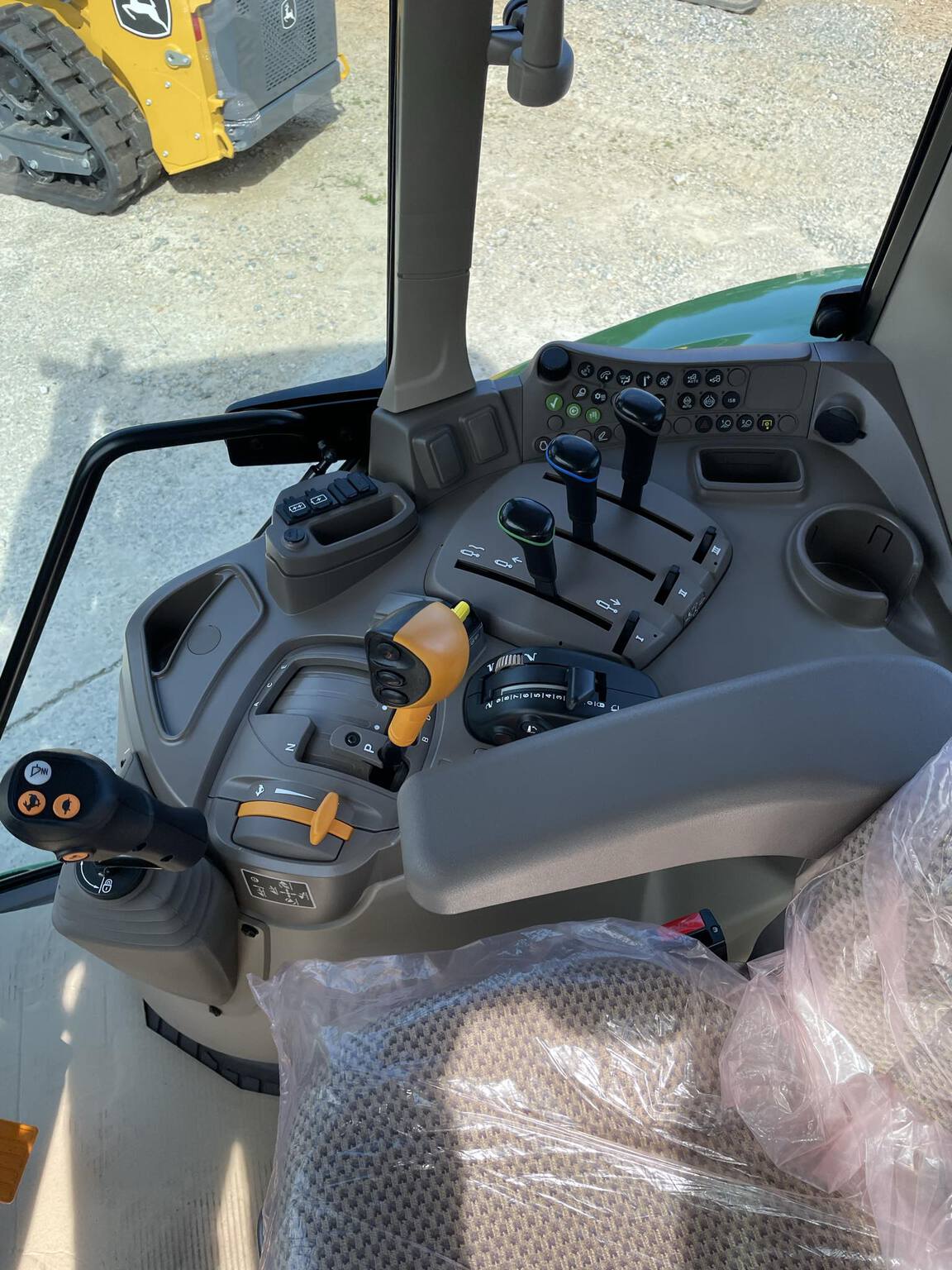2025 John Deere 6M 125 Image 8