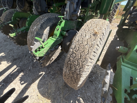Used 2013 John Deere 1790 Planters: Drawn at Koenig Equipment in Anna, OH - Photo10