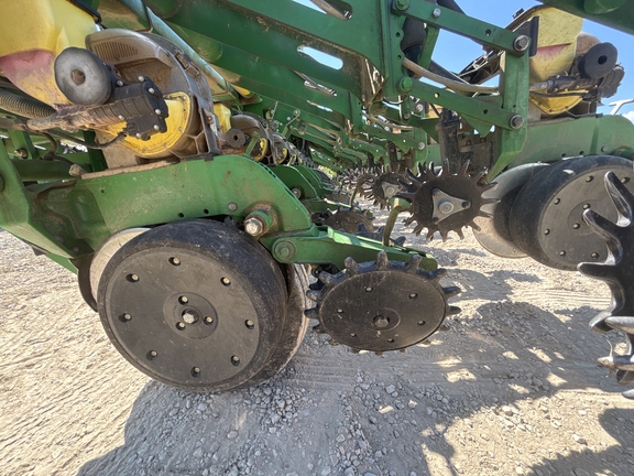 Used 2013 John Deere 1790 Planters: Drawn at Koenig Equipment in Anna, OH - Photo17