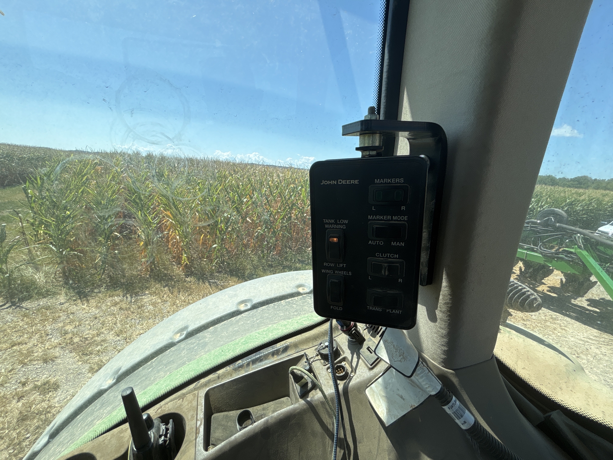 Used 2013 John Deere 1790 Planters: Drawn at Koenig Equipment in Anna, OH - PhotoXL18