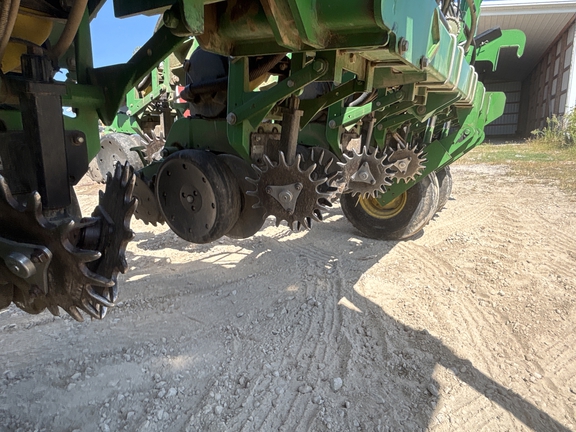 Used 2013 John Deere 1790 Planters: Drawn at Koenig Equipment in Anna, OH - Photo20
