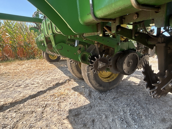 Used 2013 John Deere 1790 Planters: Drawn at Koenig Equipment in Anna, OH - Photo25
