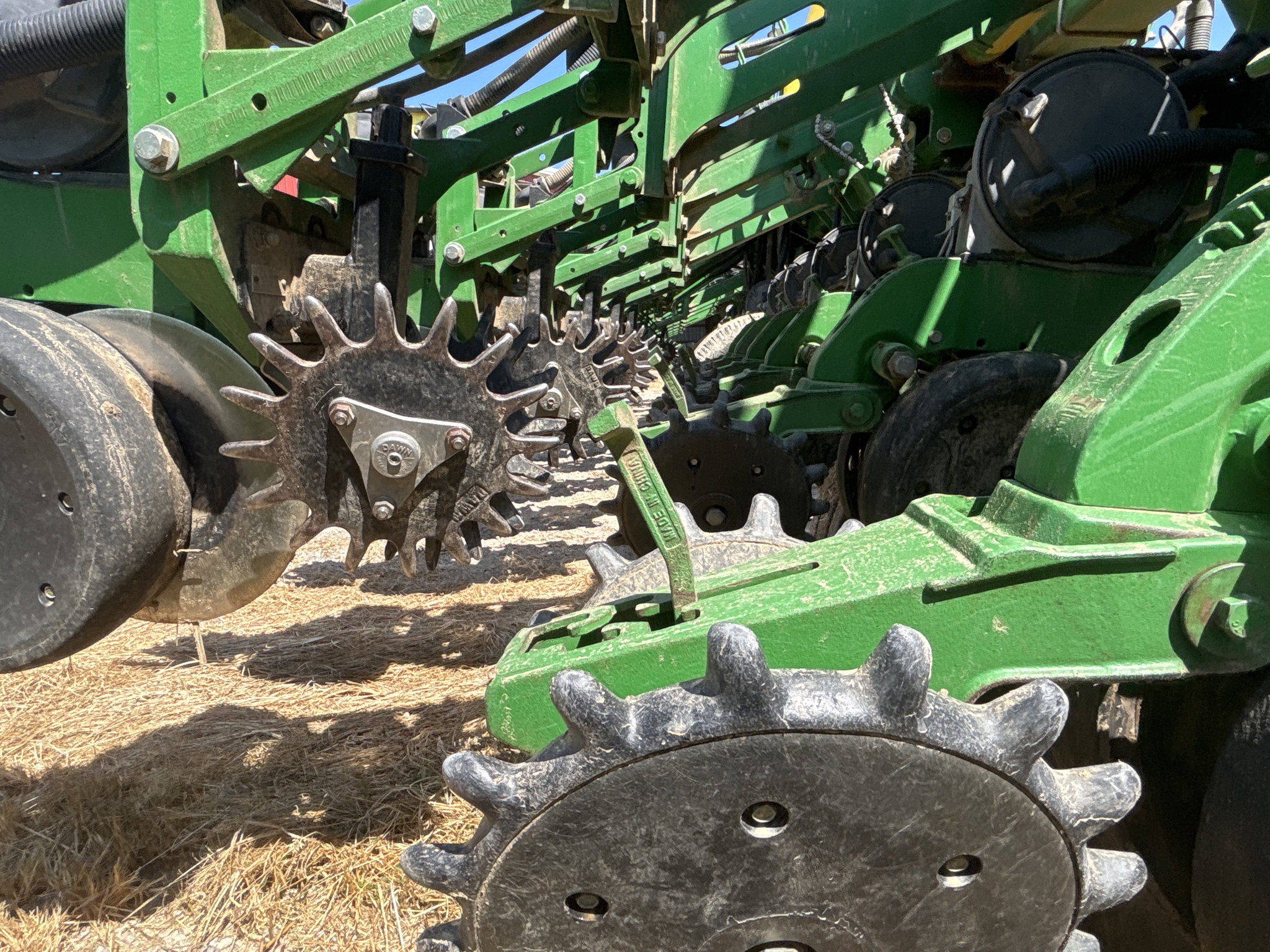 Used 2013 John Deere 1790 Planters: Drawn at Koenig Equipment in Anna, OH - PhotoXL26