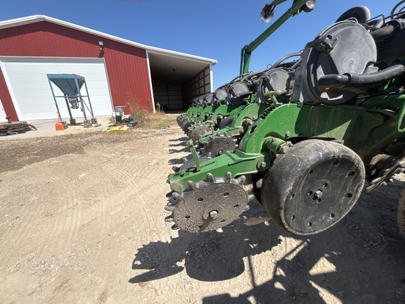 Used 2013 John Deere 1790 Planters: Drawn at Koenig Equipment in Anna, OH - Photo27
