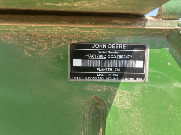Used 2013 John Deere 1790 Planters: Drawn at Koenig Equipment in Anna, OH - Photo46