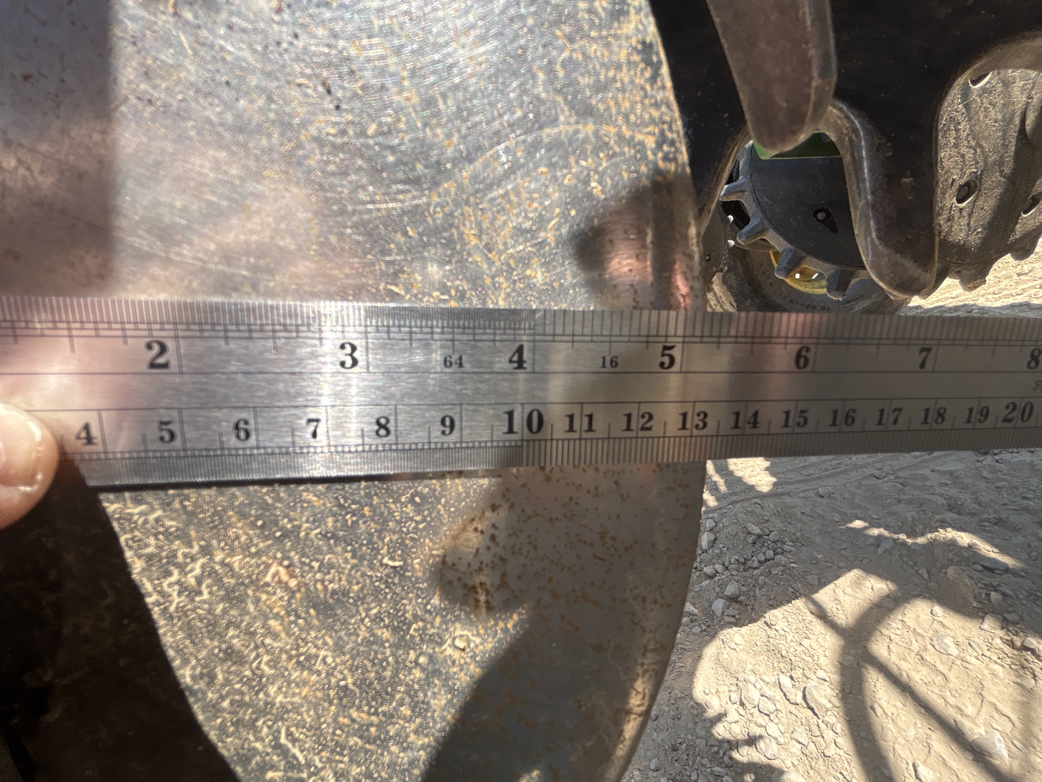 Used 2013 John Deere 1790 Planters: Drawn at Koenig Equipment in Anna, OH - PhotoXL32