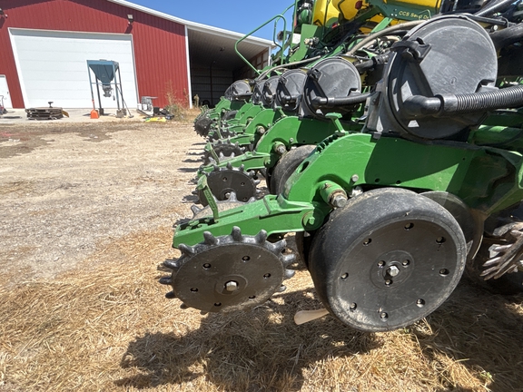 Used 2013 John Deere 1790 Planters: Drawn at Koenig Equipment in Anna, OH - Photo37