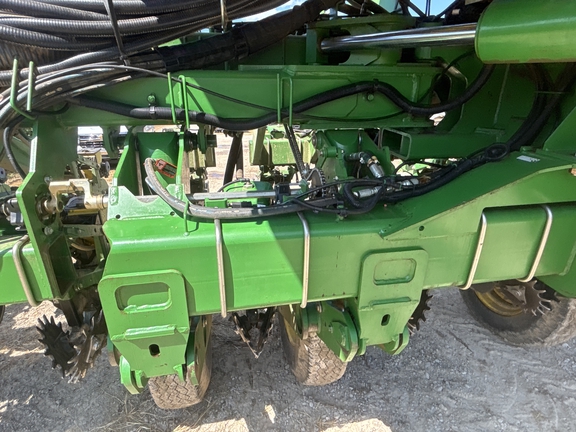 Used 2013 John Deere 1790 Planters: Drawn at Koenig Equipment in Anna, OH - Photo42