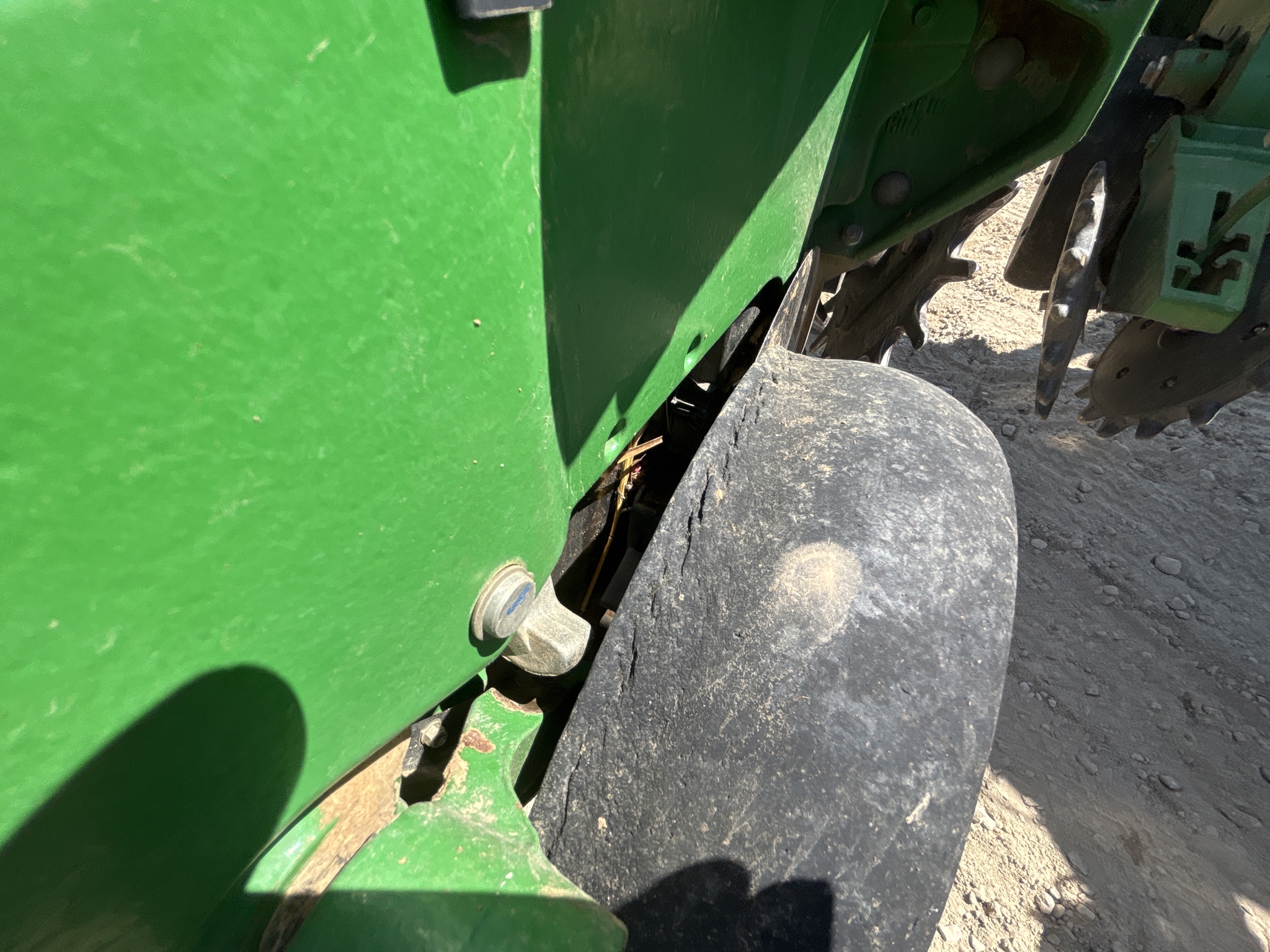 Used 2013 John Deere 1790 Planters: Drawn at Koenig Equipment in Anna, OH - PhotoXL43