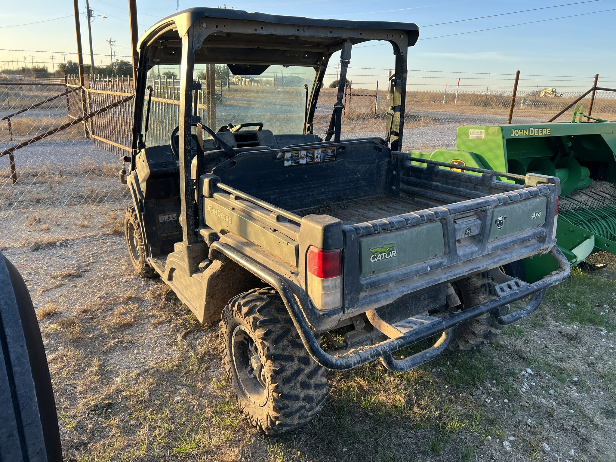 2021 John Deere XUV 835M Image 3