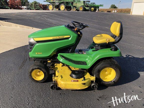 Photo of 2017 John Deere X390