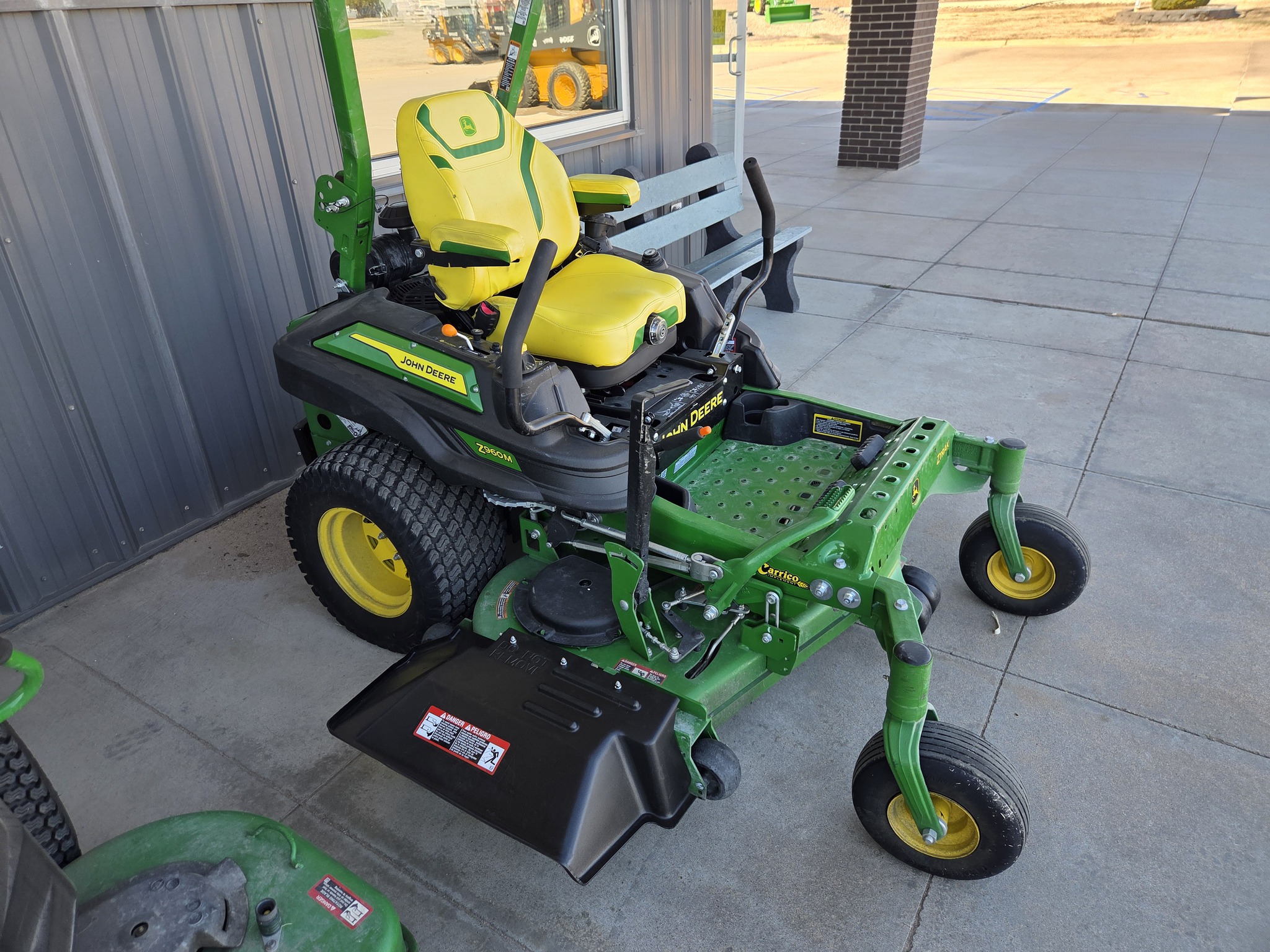 2025 John Deere Z960M Image 2