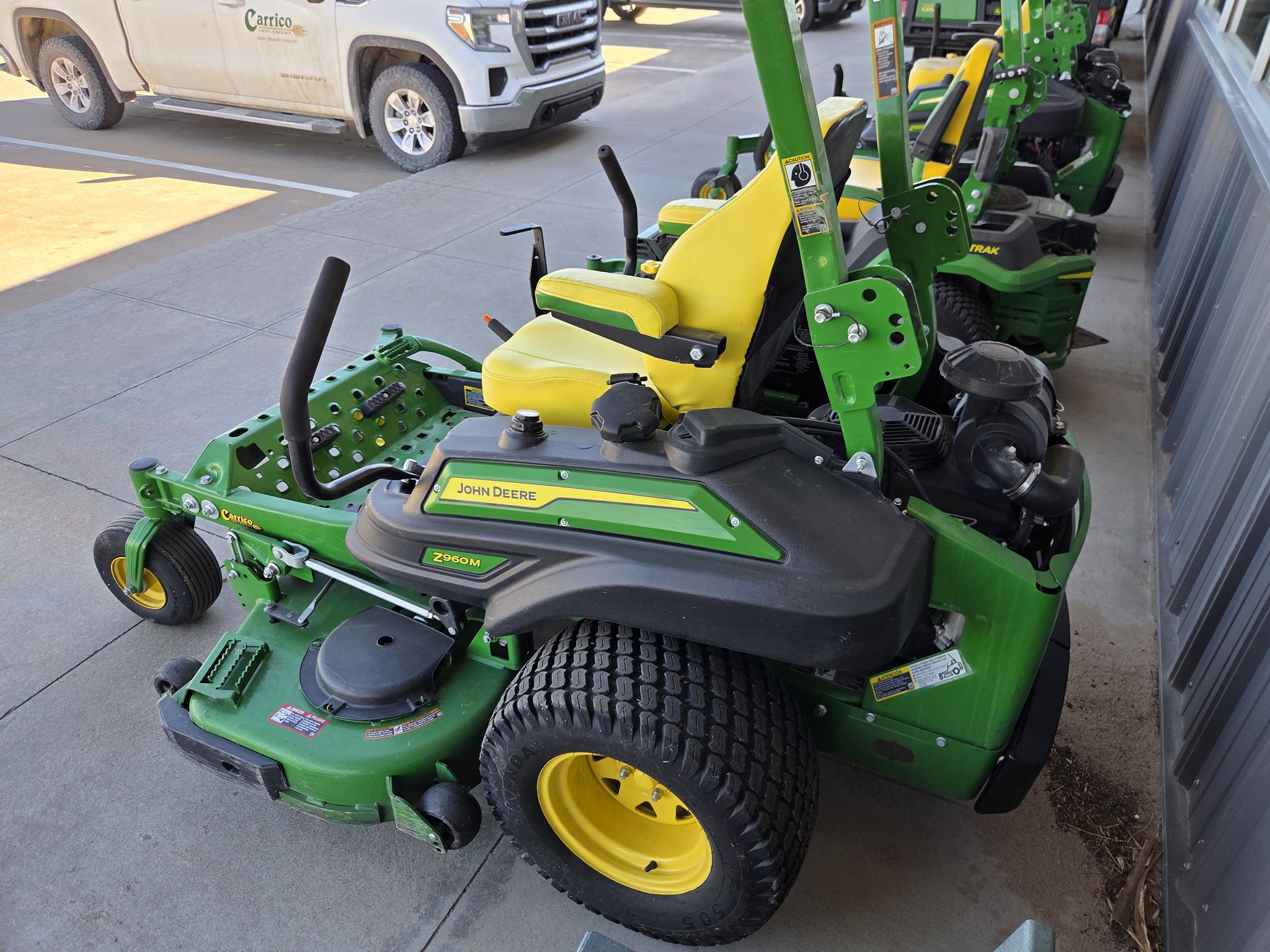 2025 John Deere Z960M Image 5