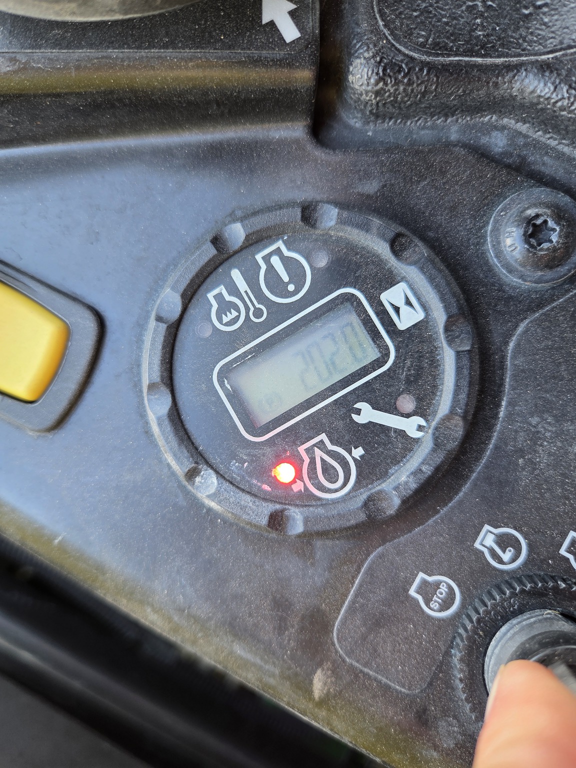 2025 John Deere Z960M Image 9