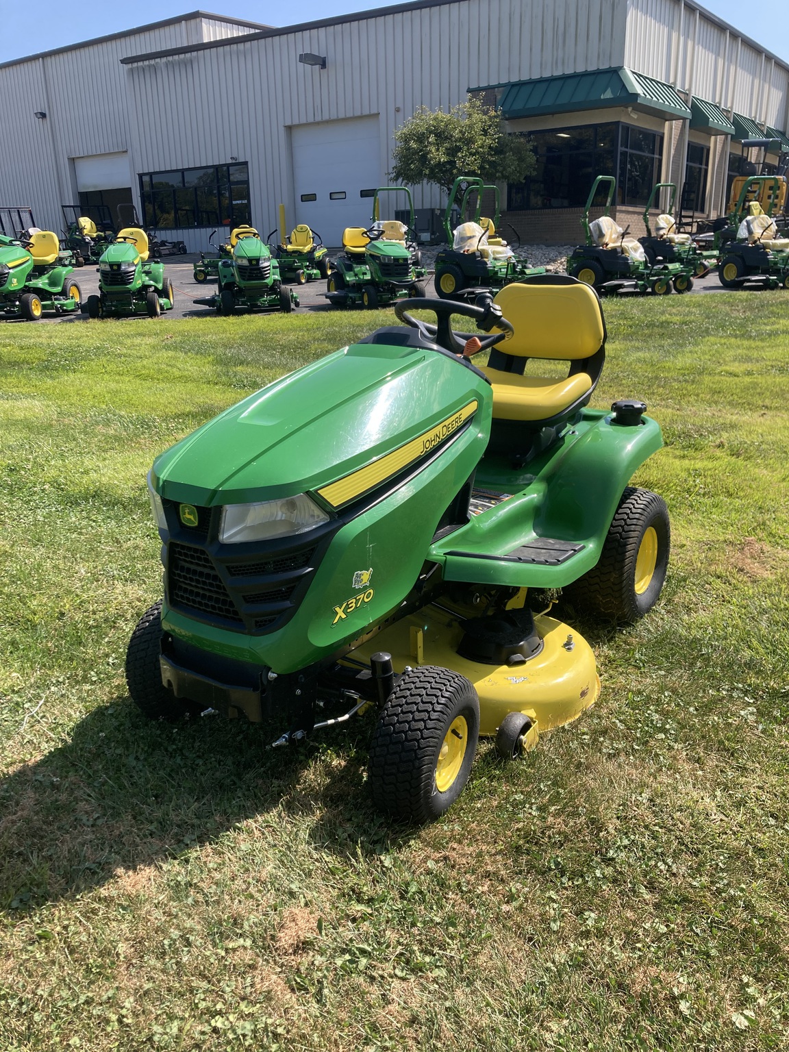 2019 John Deere X370A Image 1