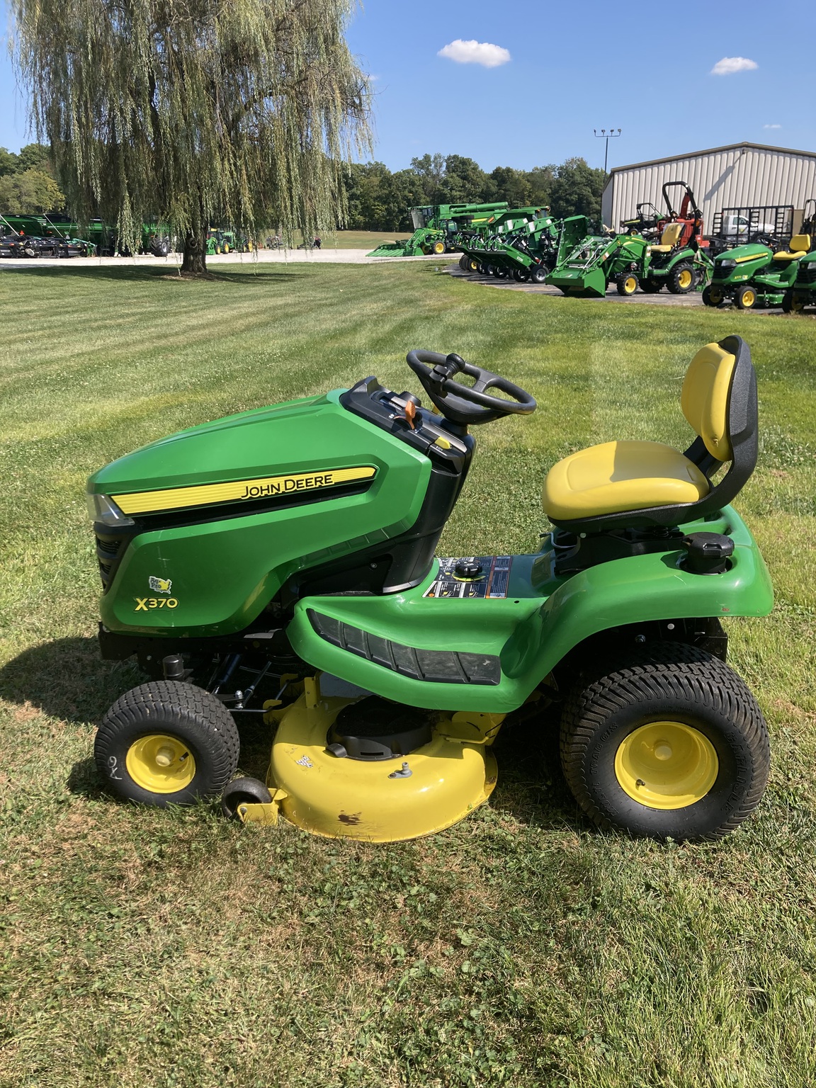 2019 John Deere X370A Image 2