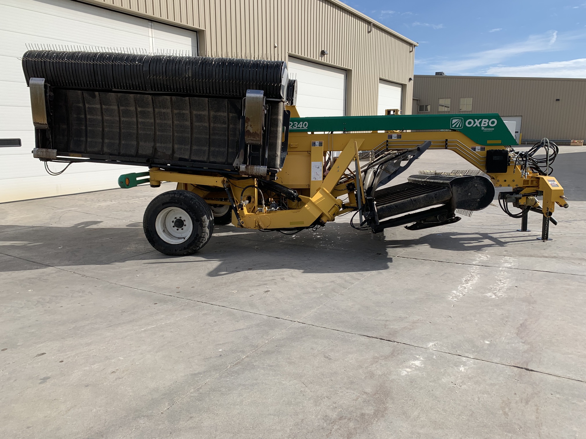 2021 Oxbo 2340 Image 2