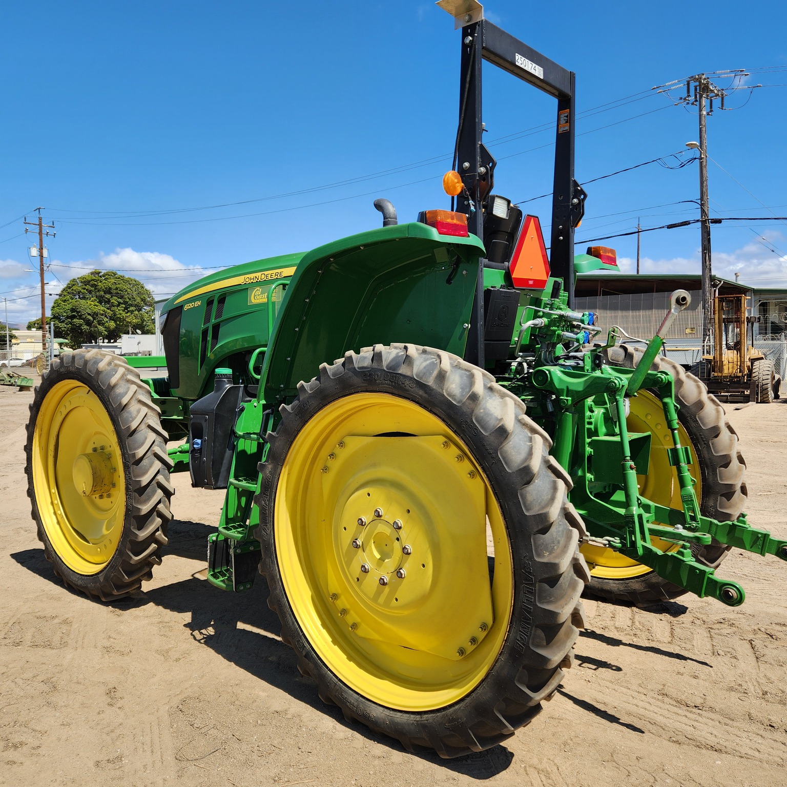 2022 John Deere 6120E Image 3