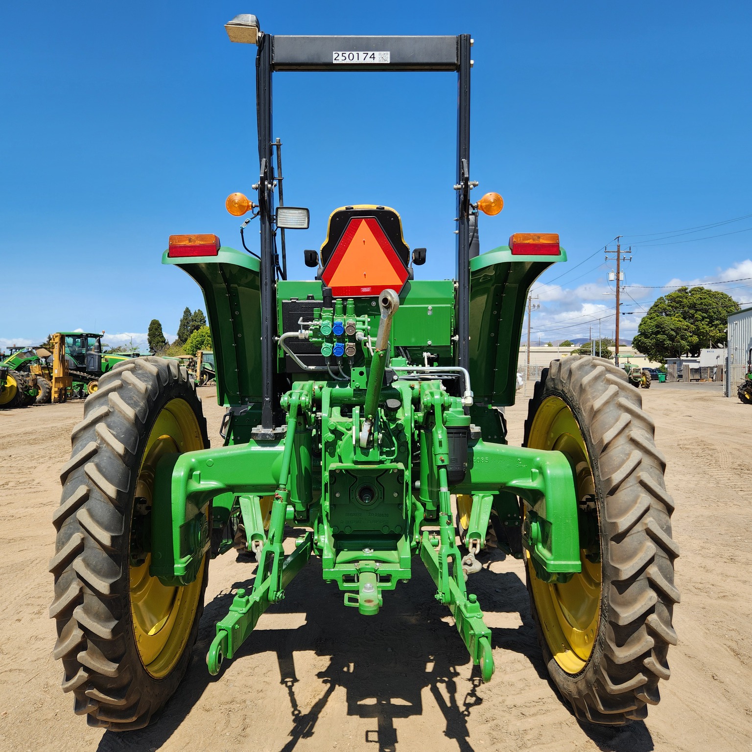 2022 John Deere 6120E Image 4