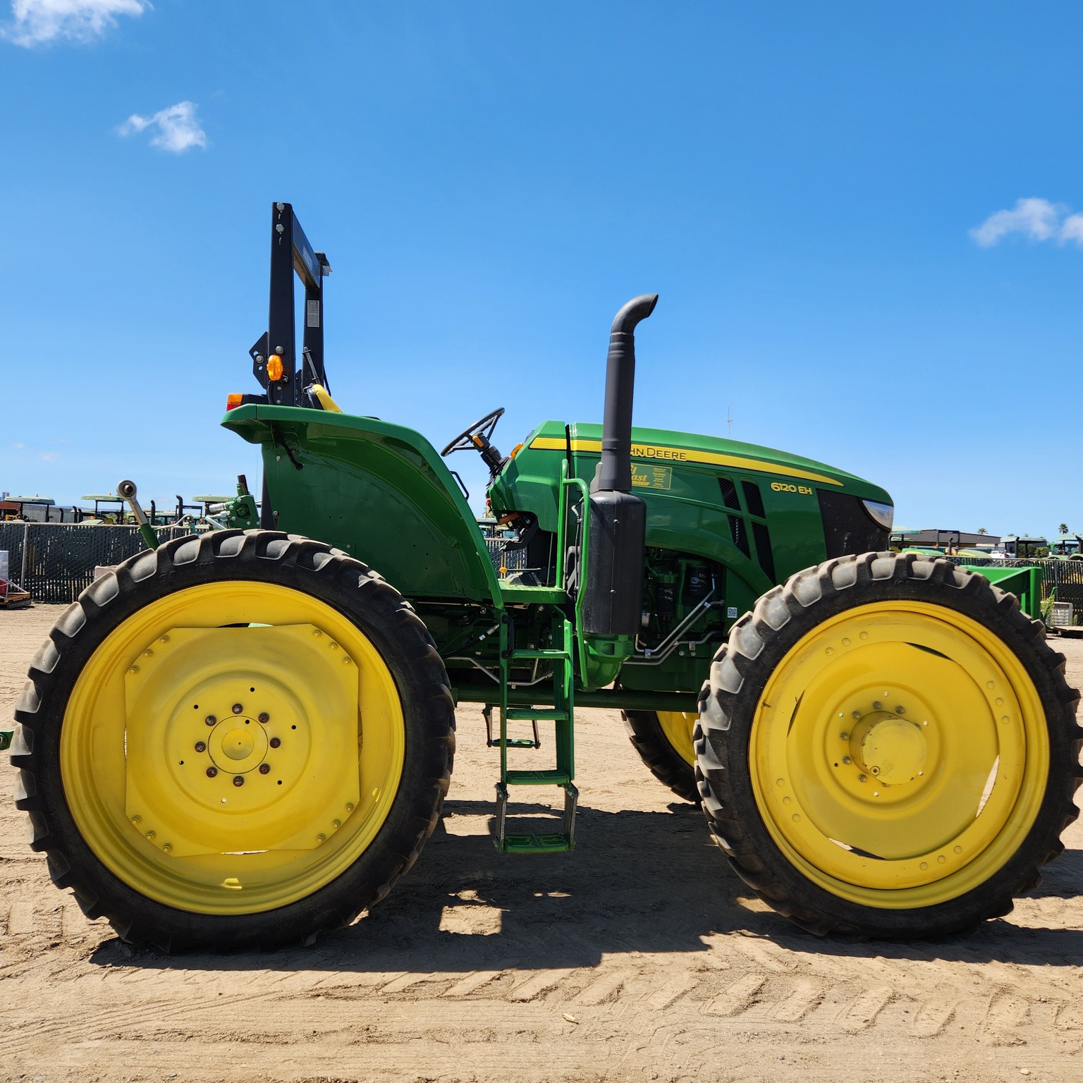 2022 John Deere 6120E Image 6
