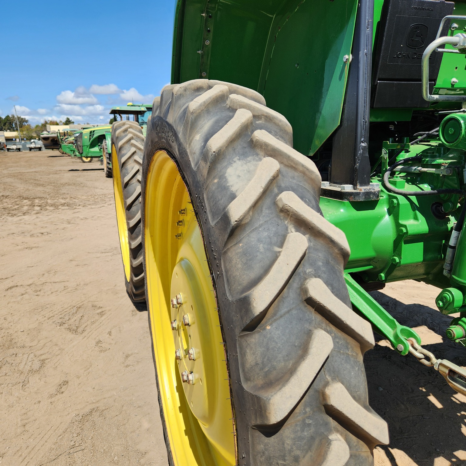 2022 John Deere 6120E Image 10