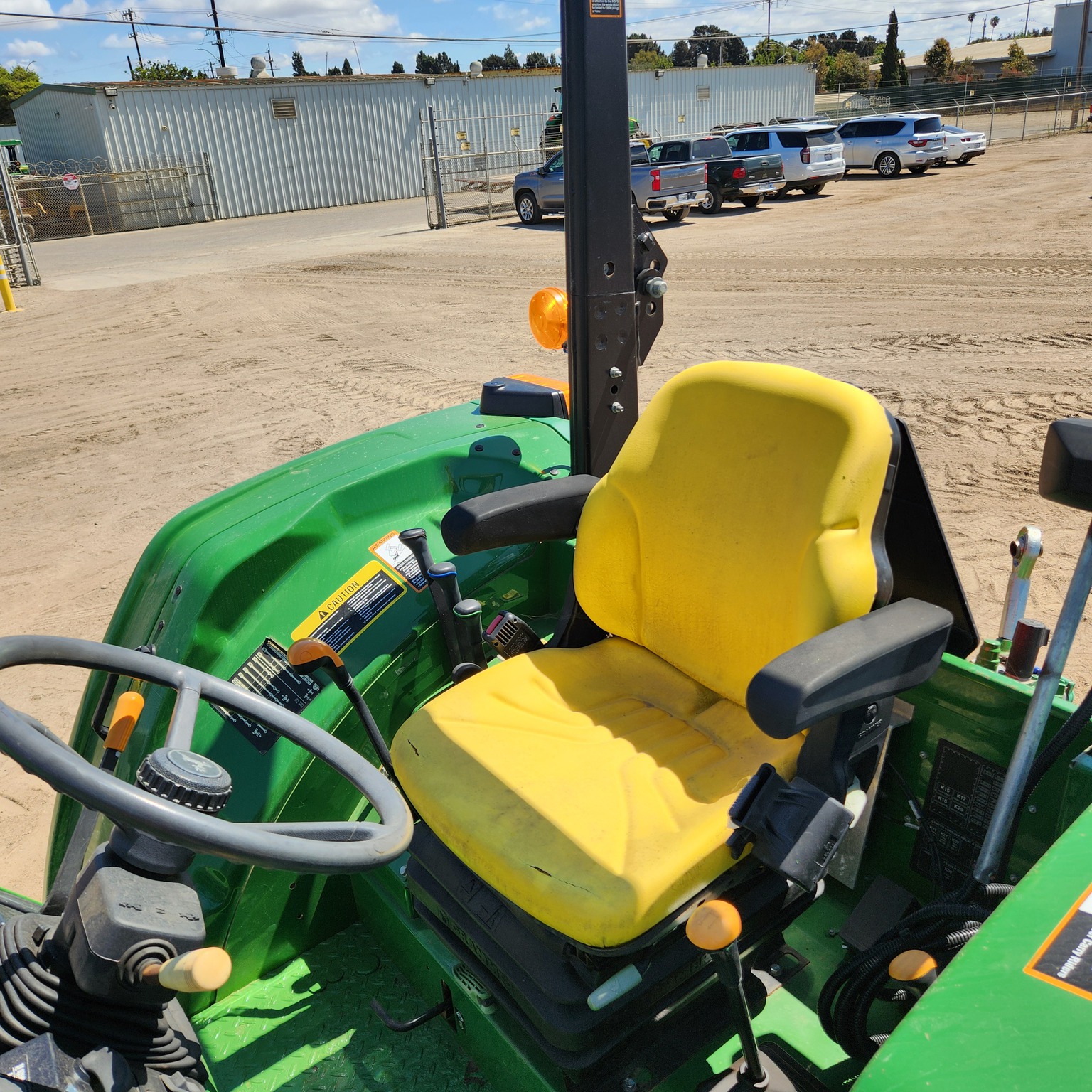 2022 John Deere 6120E Image 11