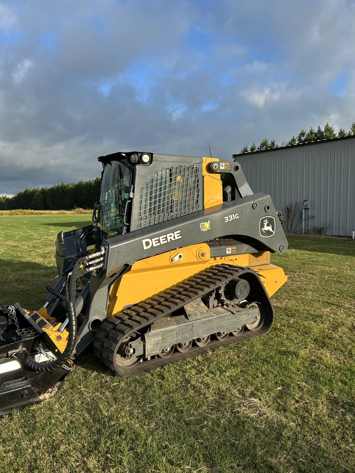 2021 John Deere 331G Image 3