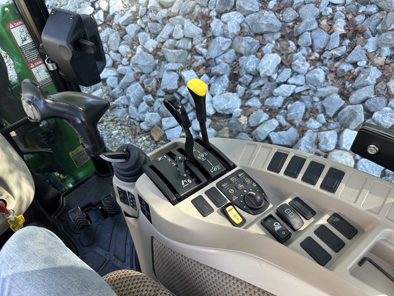 Photo of 2024 John Deere 3046R