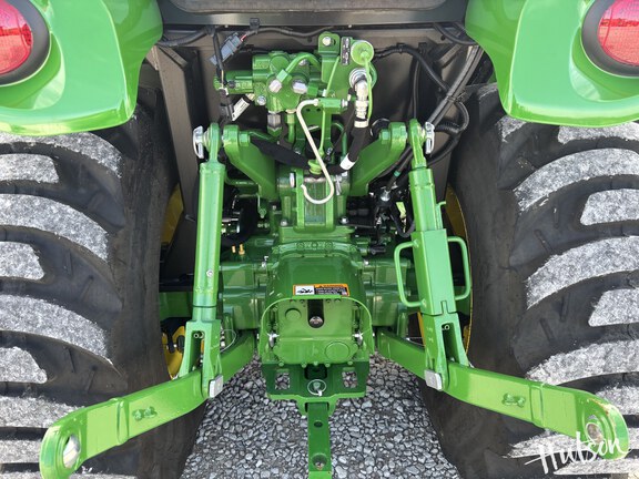 Photo of 2024 John Deere 3046R