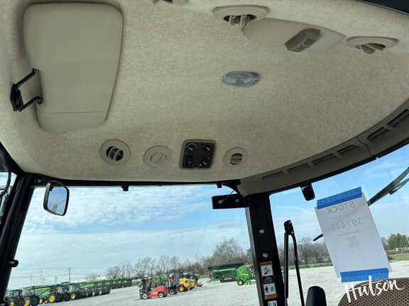 Photo of 2024 John Deere 3046R