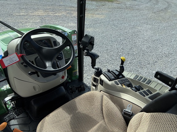 Photo of 2024 John Deere 3046R