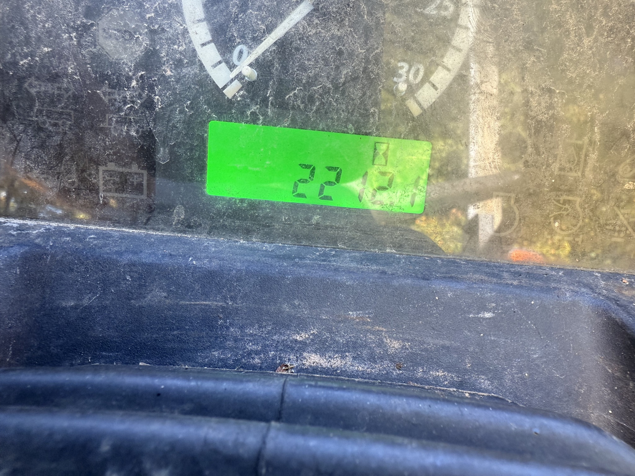 2015 John Deere 5085E Image 8