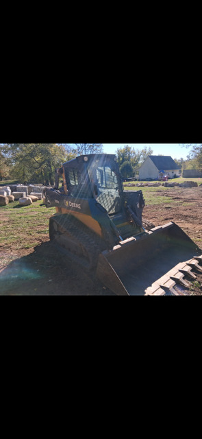 2022 John Deere 325G Image 3