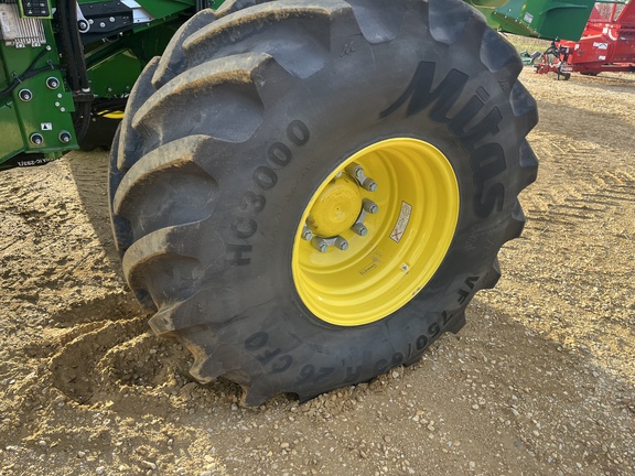 Used 2025 John Deere X9 1100 Combines at Horizon Ag & Turf in High Prairie, AB - Photo6