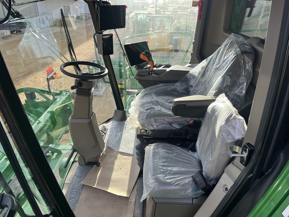 Used 2025 John Deere X9 1100 Combines at Horizon Ag & Turf in High Prairie, AB - Photo19