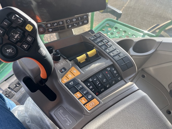 Used 2025 John Deere X9 1100 Combines at Horizon Ag & Turf in High Prairie, AB - Photo21