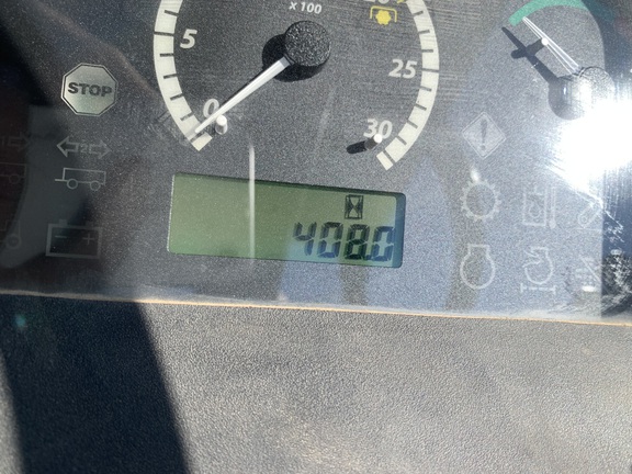 2017 John Deere 5075E Photo 2