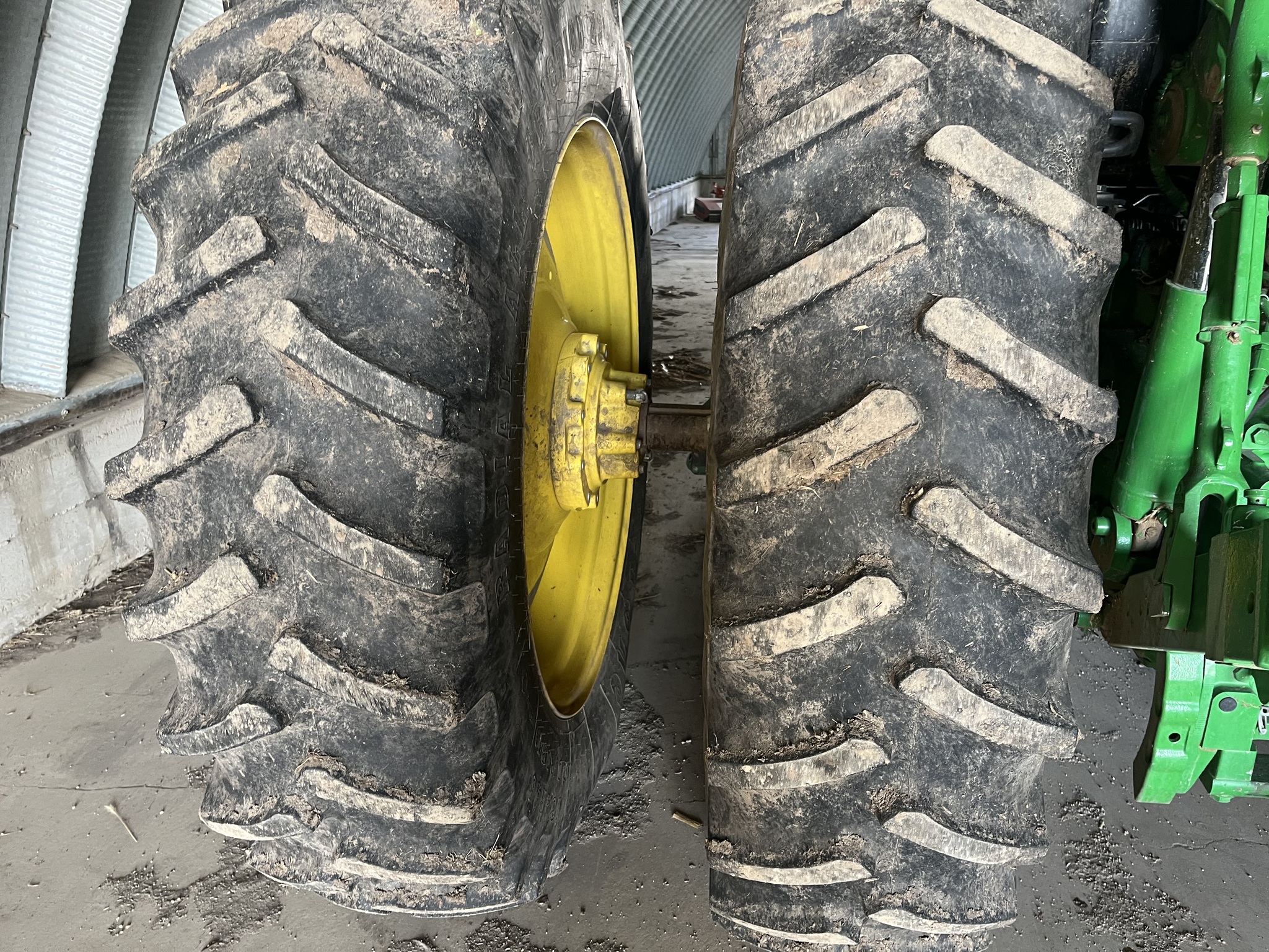 2019 John Deere 6195R Image 3