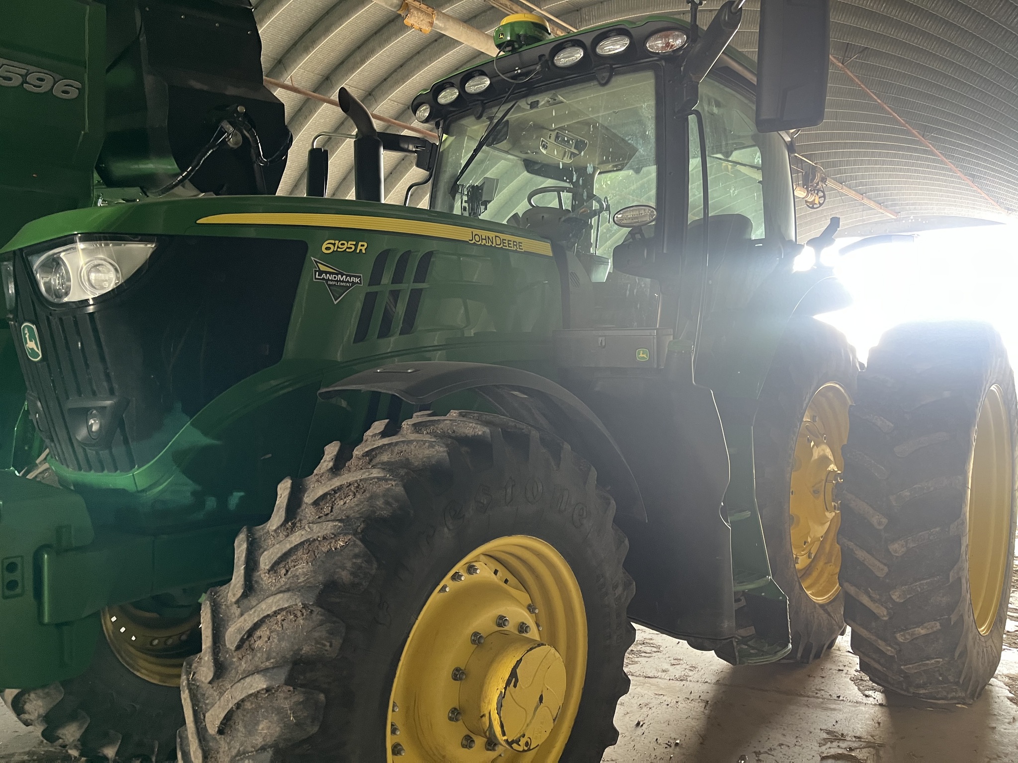 2019 John Deere 6195R Image 9