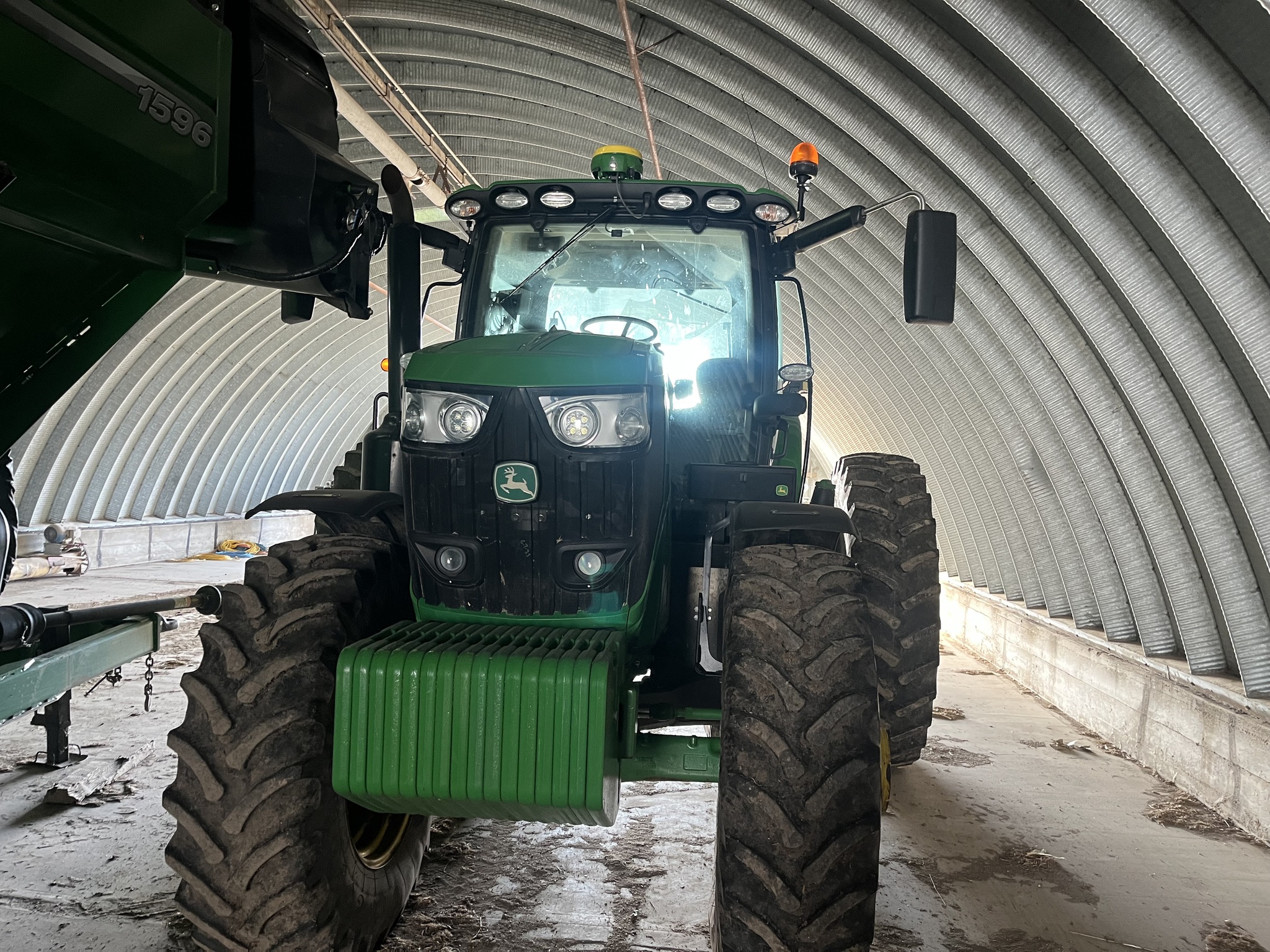 2019 John Deere 6195R Image 8