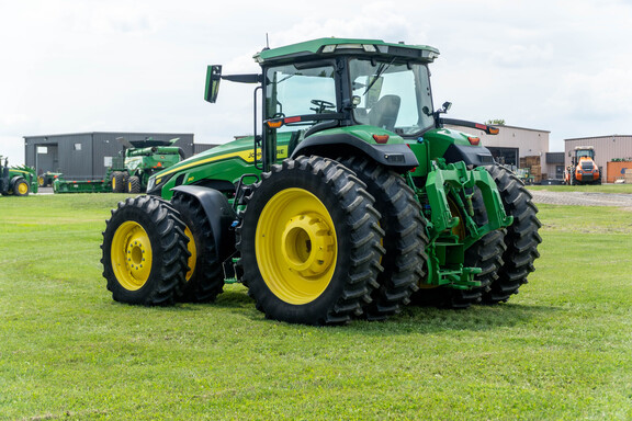 Used 2022 John Deere 8R 310 Row Crop Tractors at Koenig Equipment in Anna, OH - Photo2
