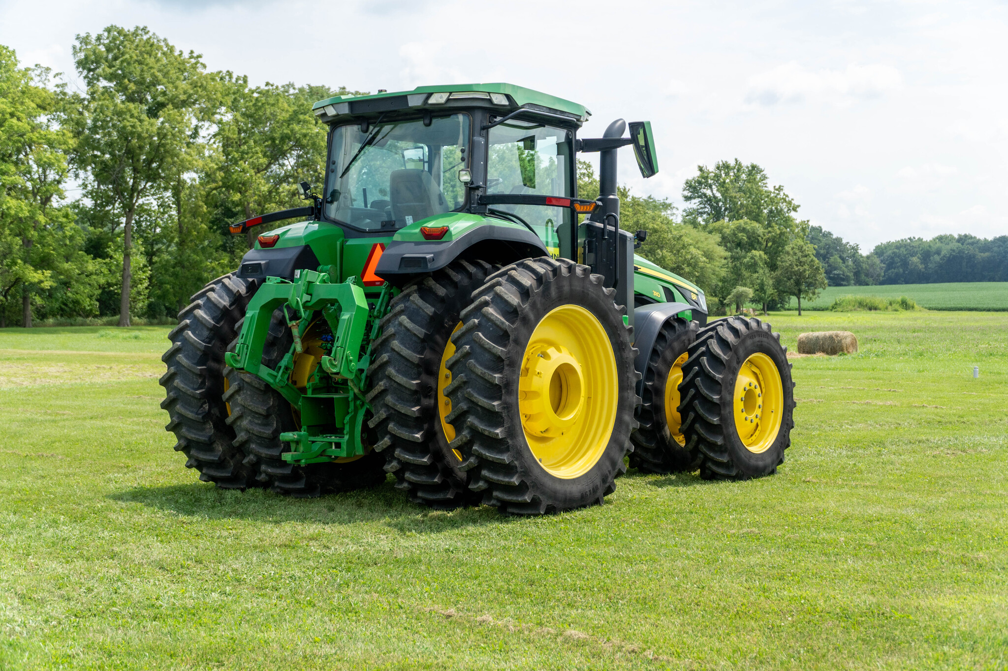 Used 2022 John Deere 8R 310 Row Crop Tractors at Koenig Equipment in Anna, OH - PhotoXL4